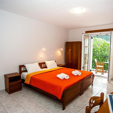 Captain Georgio Apartments Poros  Екстериор снимка