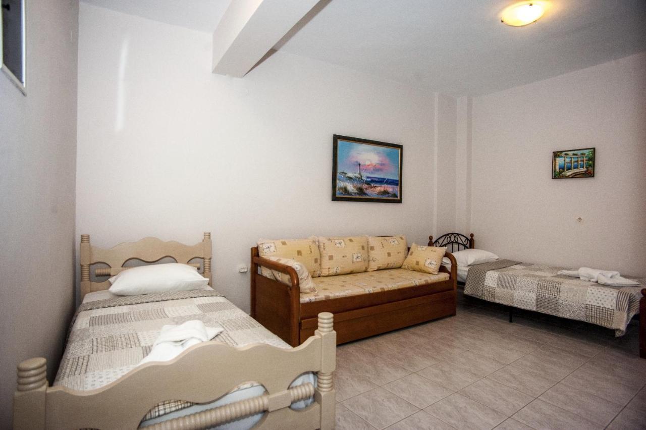 Captain Georgio Apartments Poros  Екстериор снимка