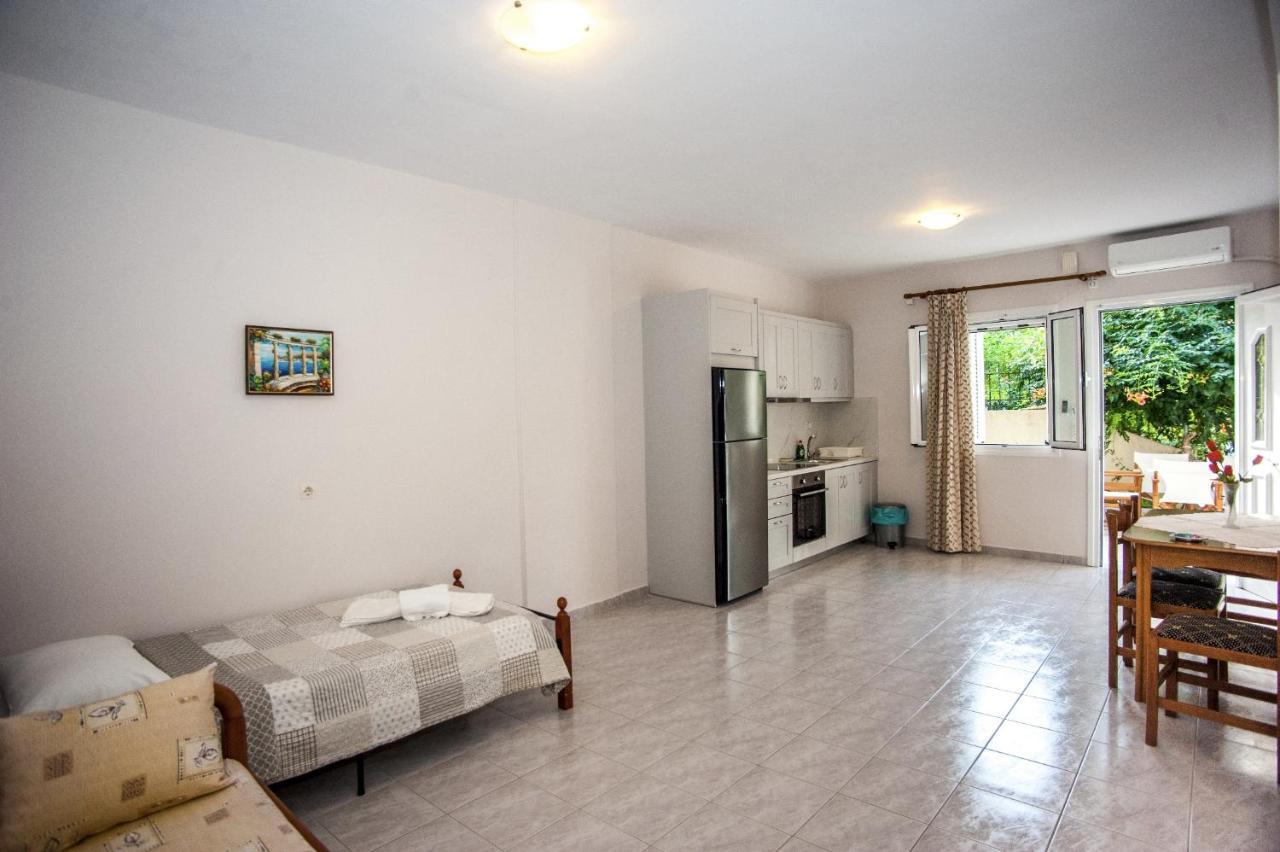 Captain Georgio Apartments Poros  Екстериор снимка