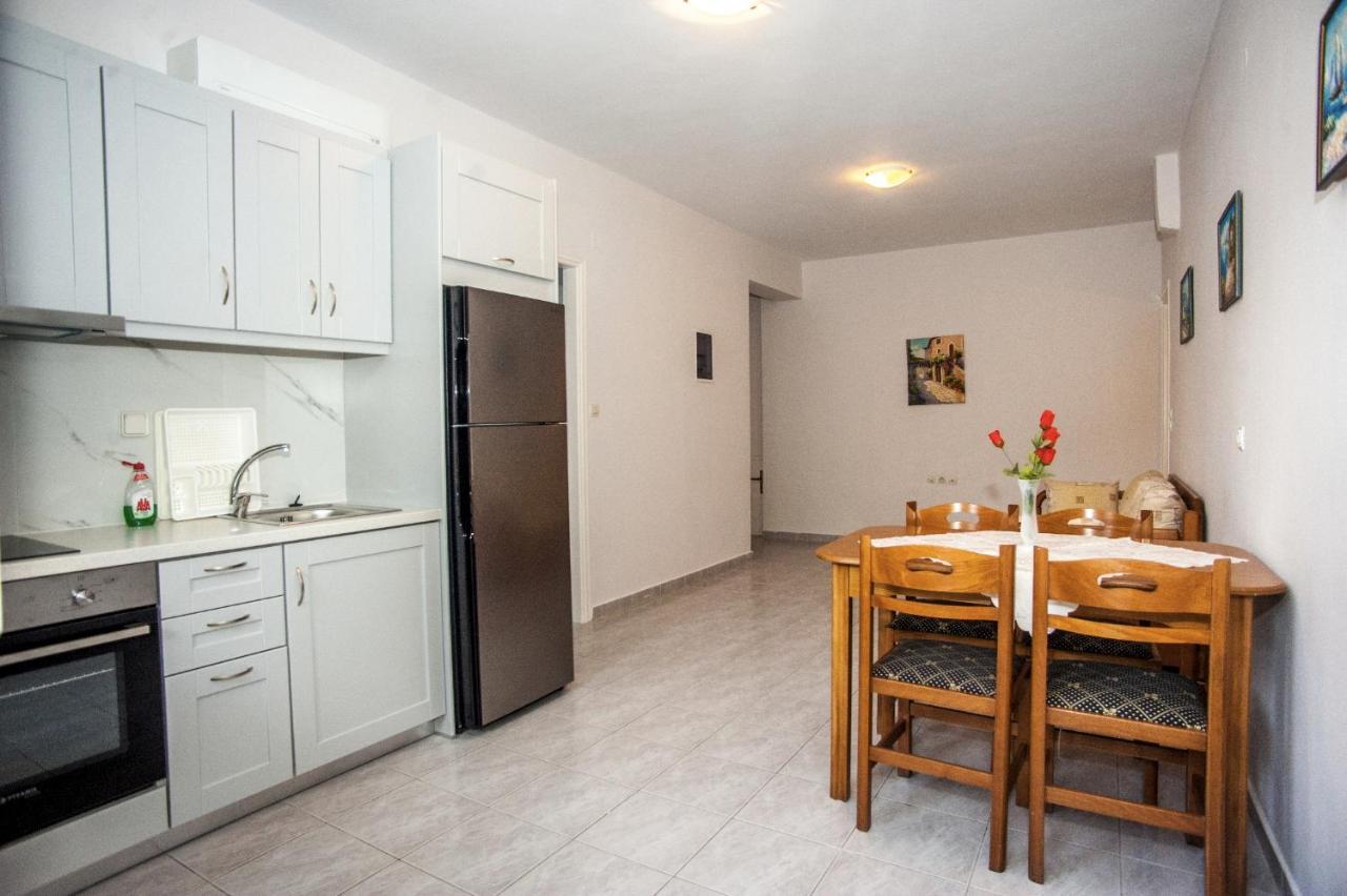 Captain Georgio Apartments Poros  Екстериор снимка