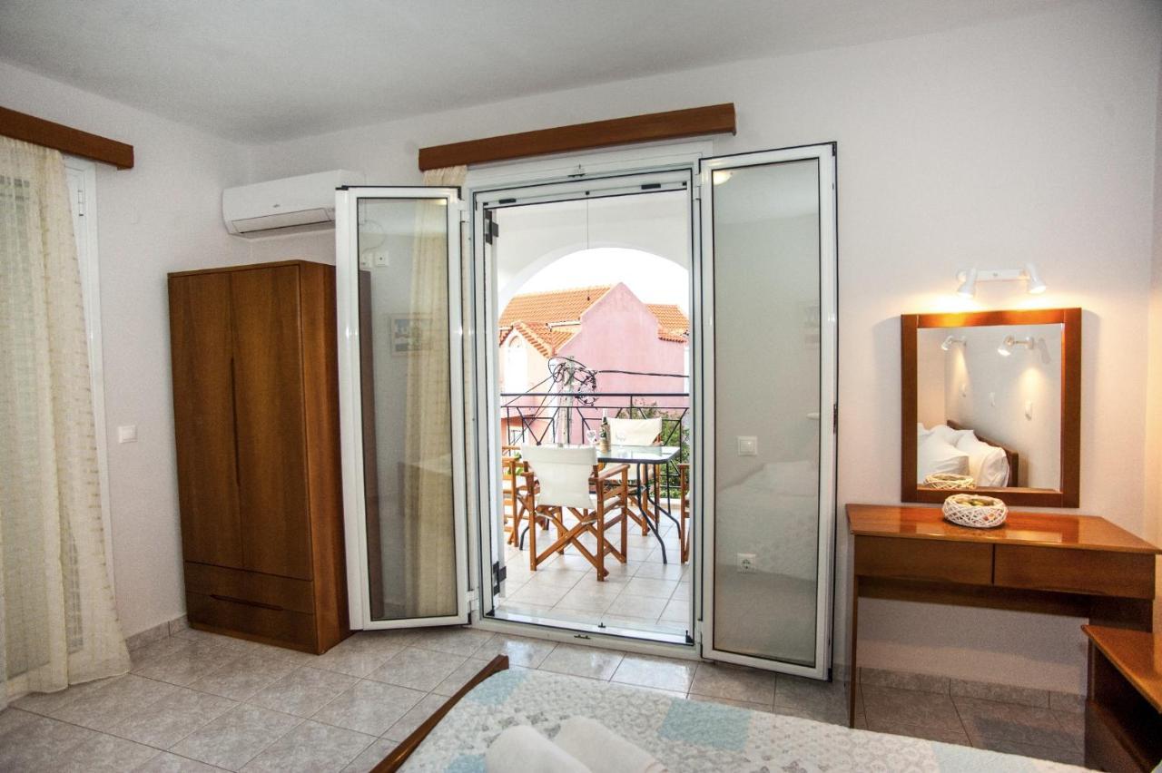Captain Georgio Apartments Poros  Екстериор снимка