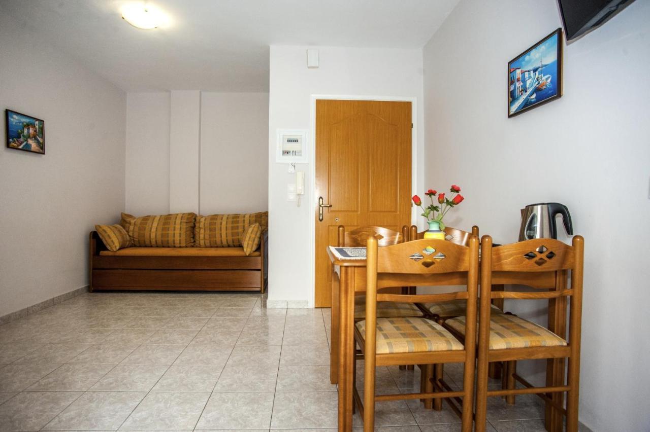 Captain Georgio Apartments Poros  Екстериор снимка