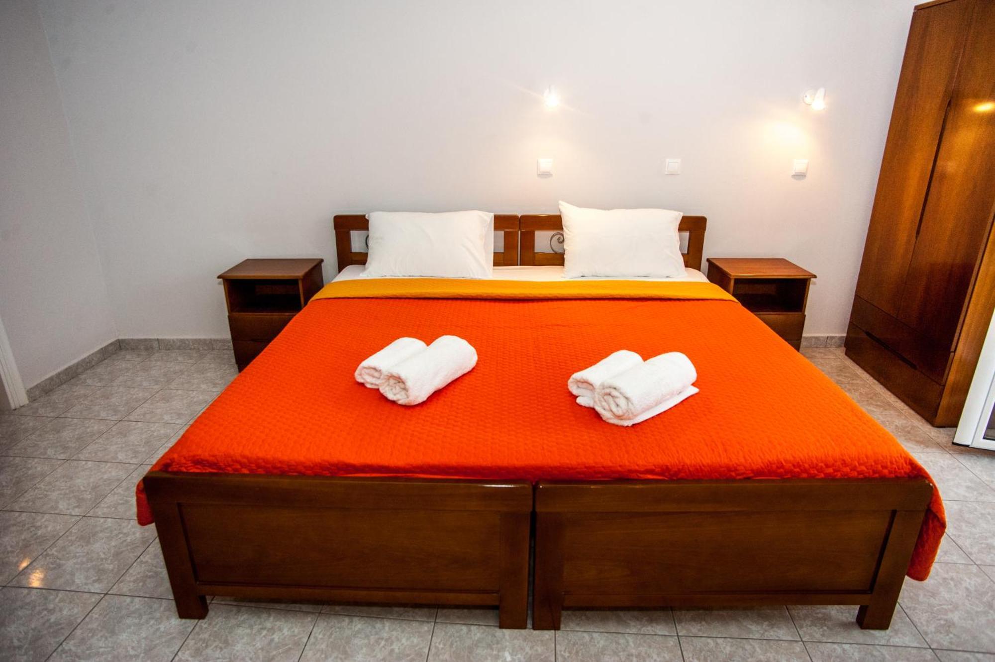 Captain Georgio Apartments Poros  Екстериор снимка