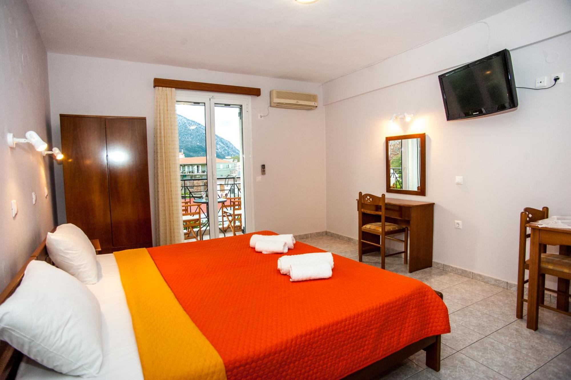 Captain Georgio Apartments Poros  Екстериор снимка