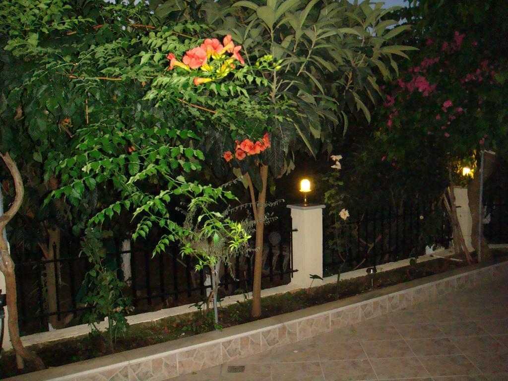 Captain Georgio Apartments Poros  Екстериор снимка
