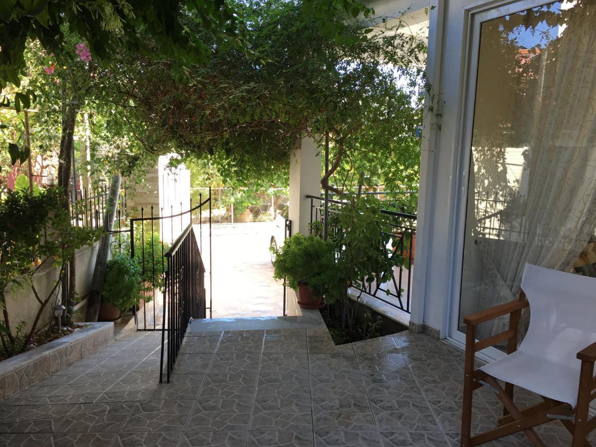 Captain Georgio Apartments Poros  Екстериор снимка